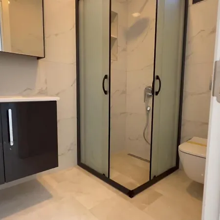 Hotel Guemuesluek Karakaya Uemit Evleri *
